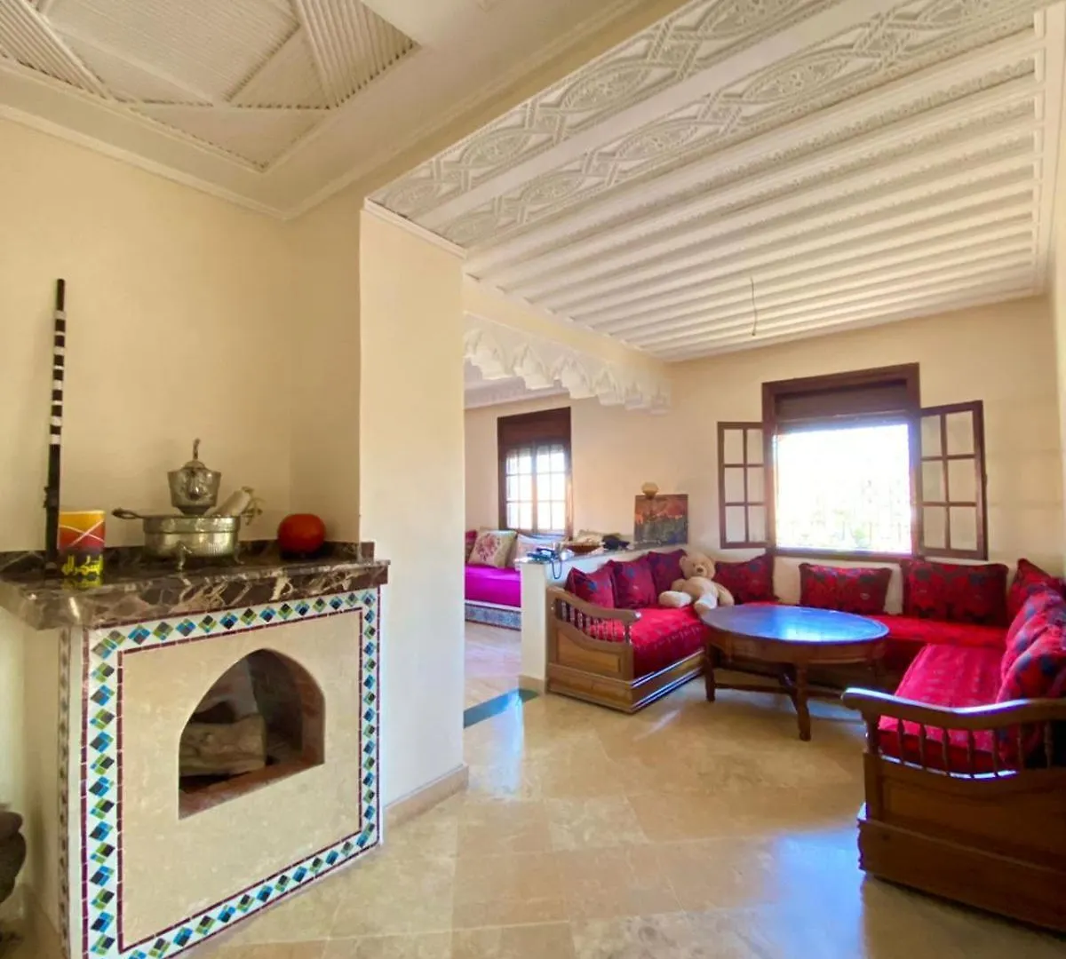 Appartement Zone Villa A Louer!の連絡先